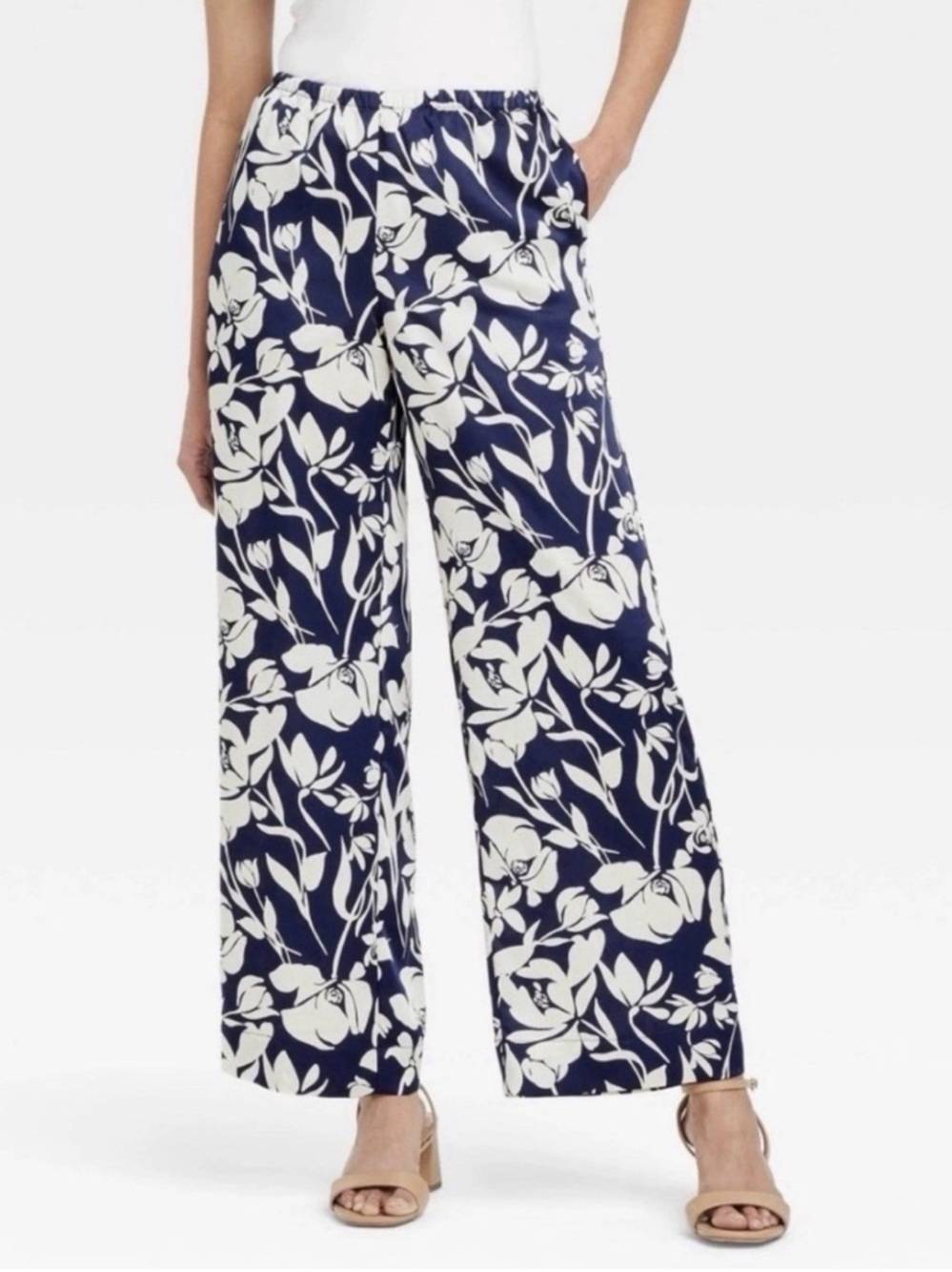 A New Day Women's Mid Rise Satin Pull On Pants Floral Navy & Cream. Size XXL